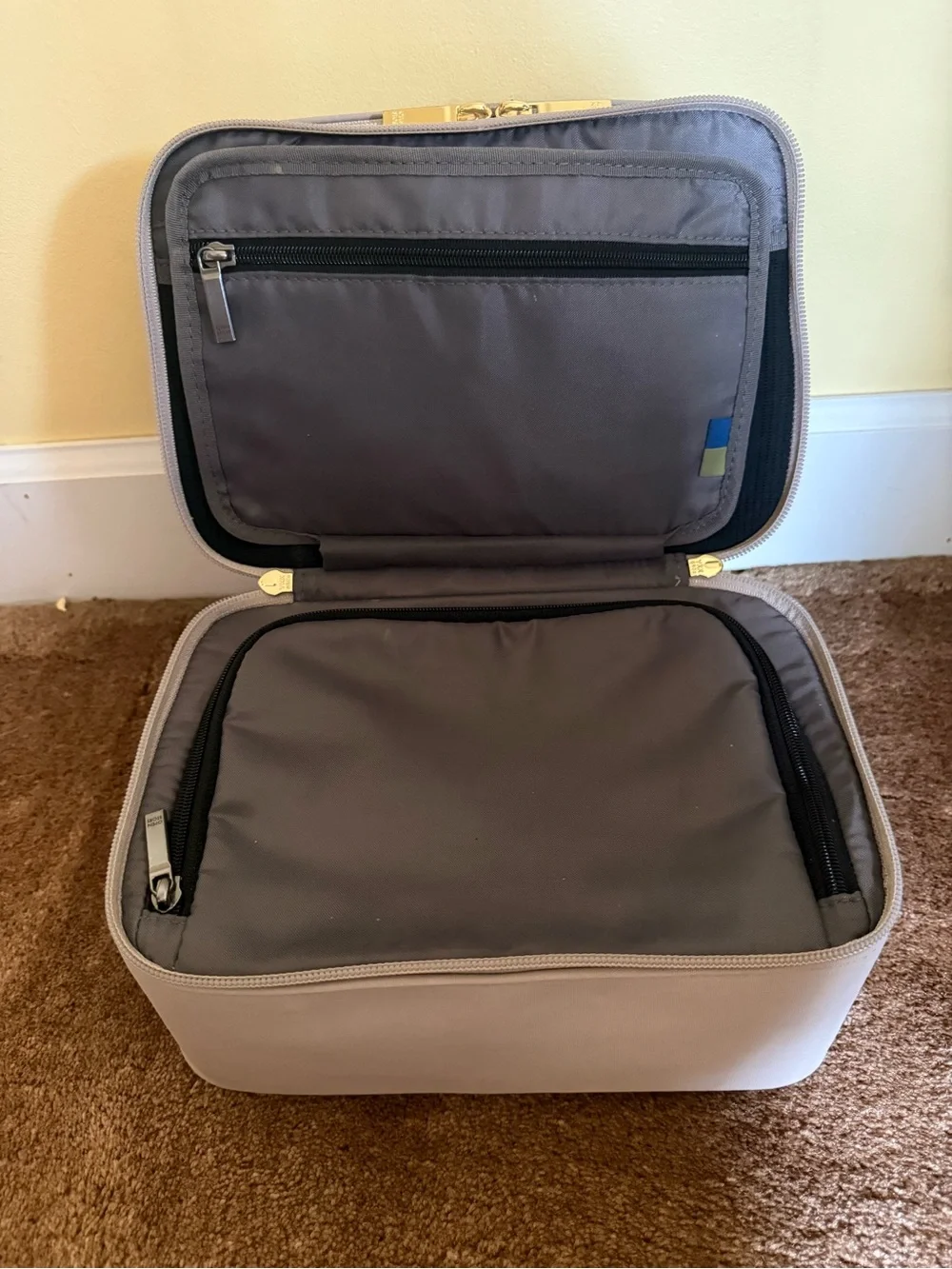 Open Story Toiletry Case